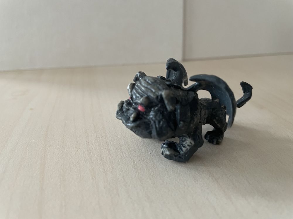 Figurka MONSTER HIGH Clawd Wolf Pet Gargoyle Bulldog Rockseena