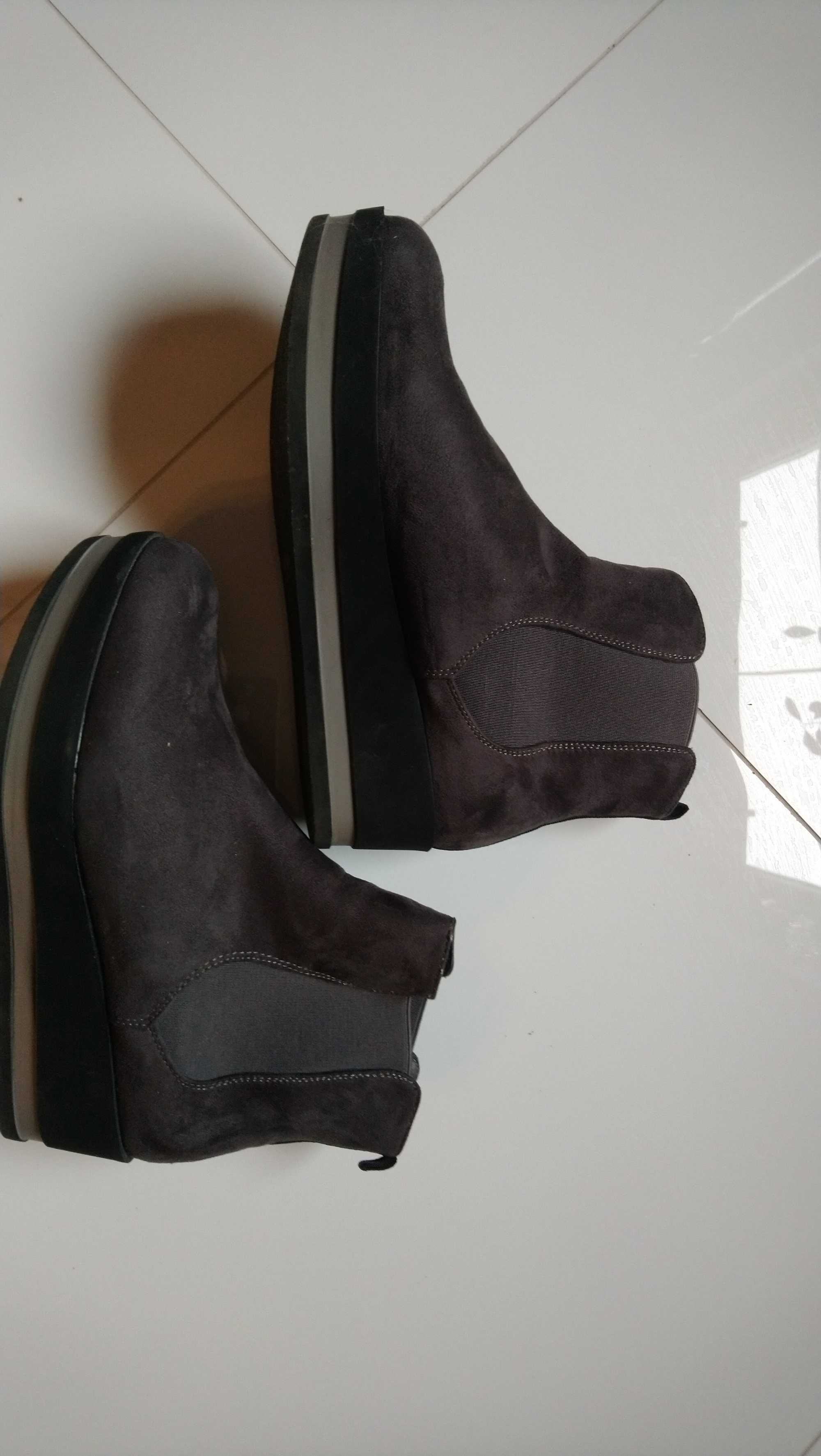Sprzedam buty zamszowe