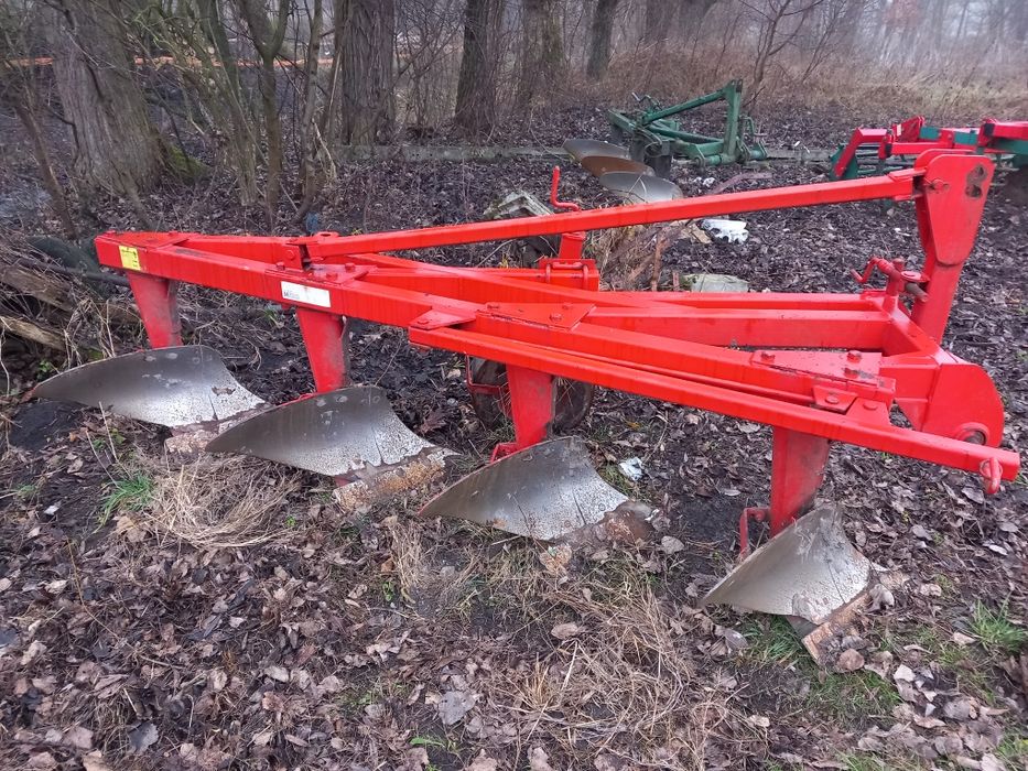 Pług zawieszany 4 skibowy