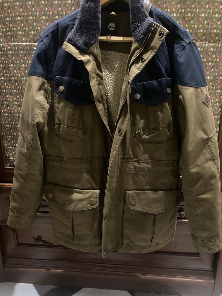 Продам зимнюю куртку Timberland