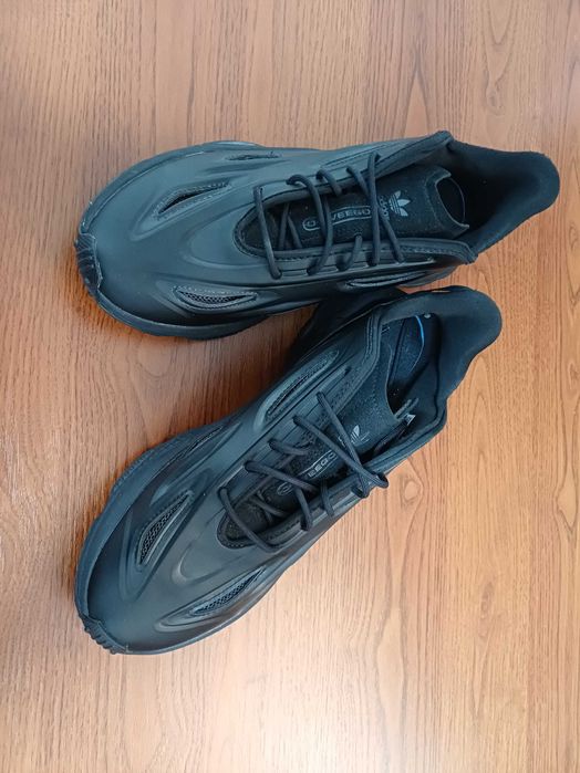 Кросівки Adidas OZWEEGO Celox