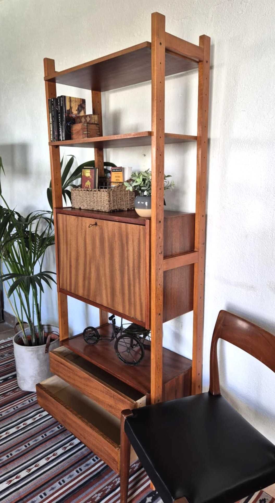 Estante / Prateleira / Livreiro / Bar / Vintage / Olaio