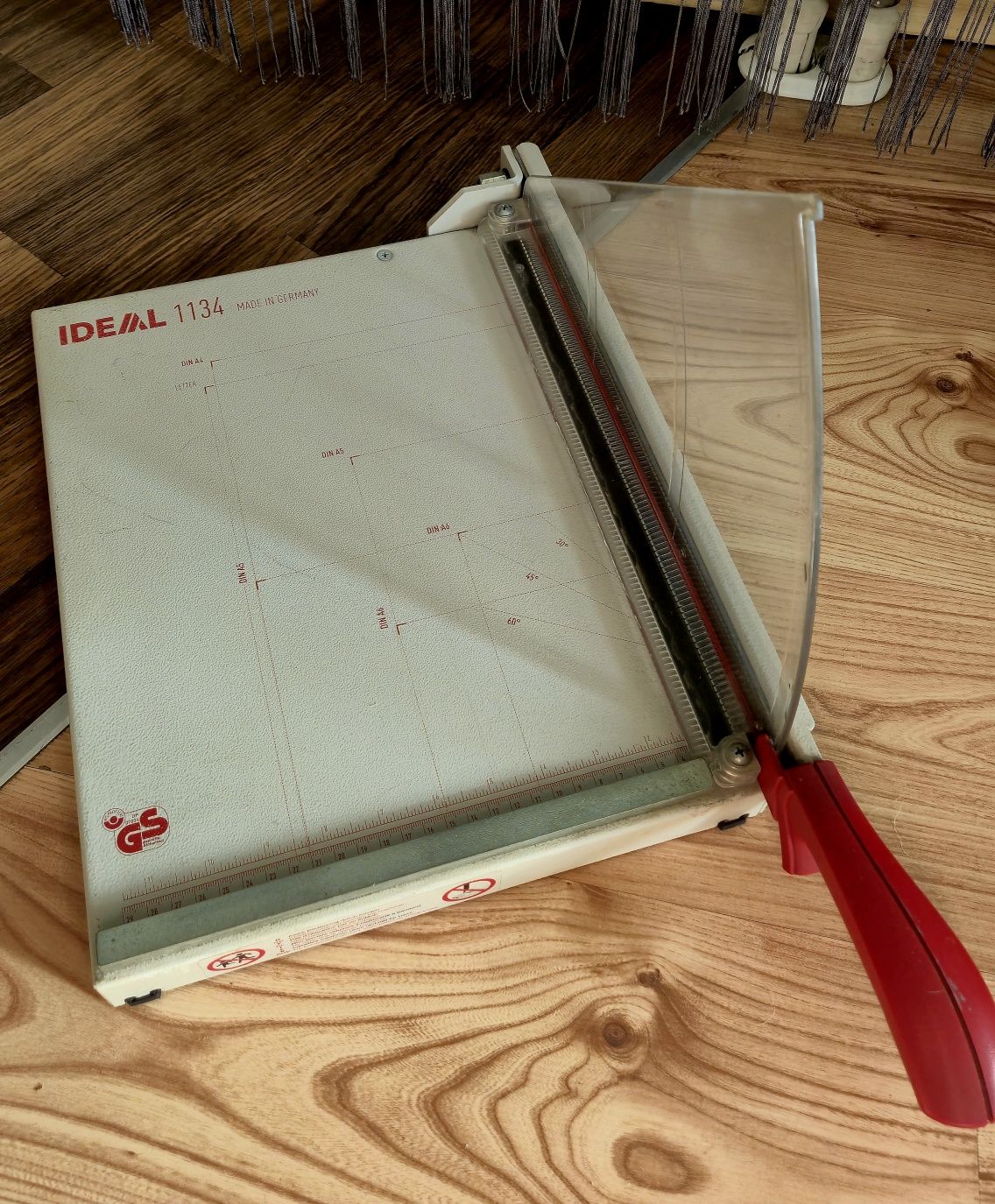 Gilotyna nożycowa A4 Ideal 1134