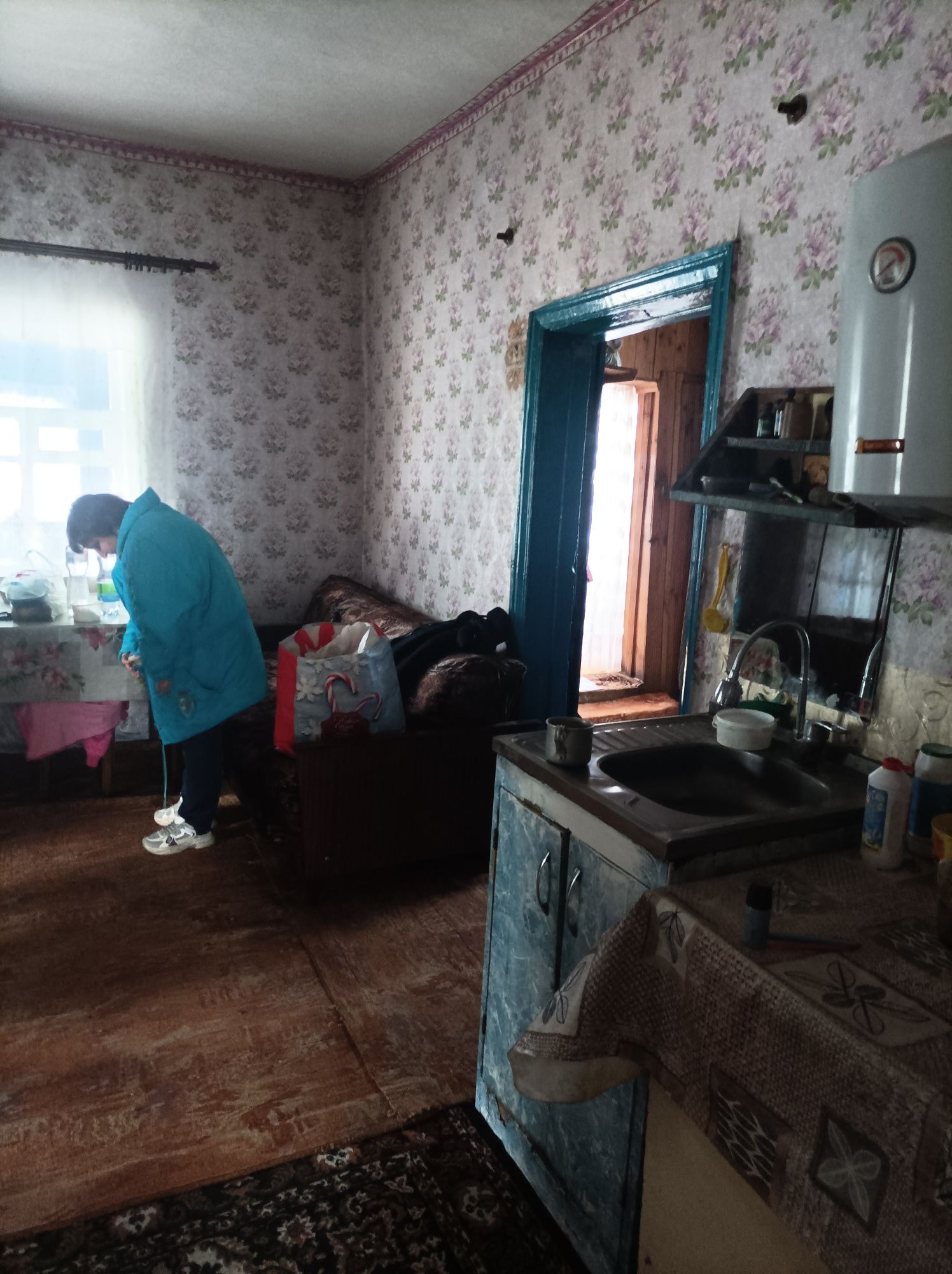 Гарний, великий будинок в селі