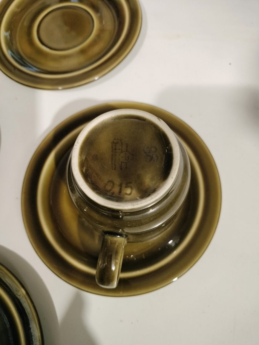 Porcelana Pruszków oliwkowa filiżanki i talerzyki