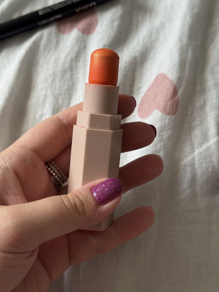 Róż w sticku od Fenty chilli mango