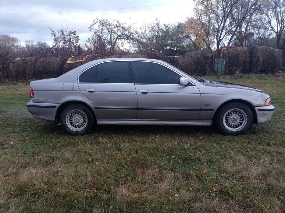 BMW 525 TDS.               .