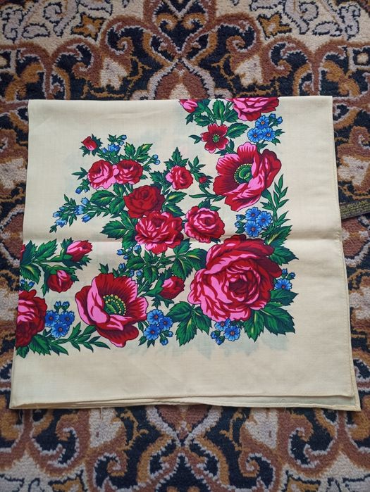 Продам нові хустки