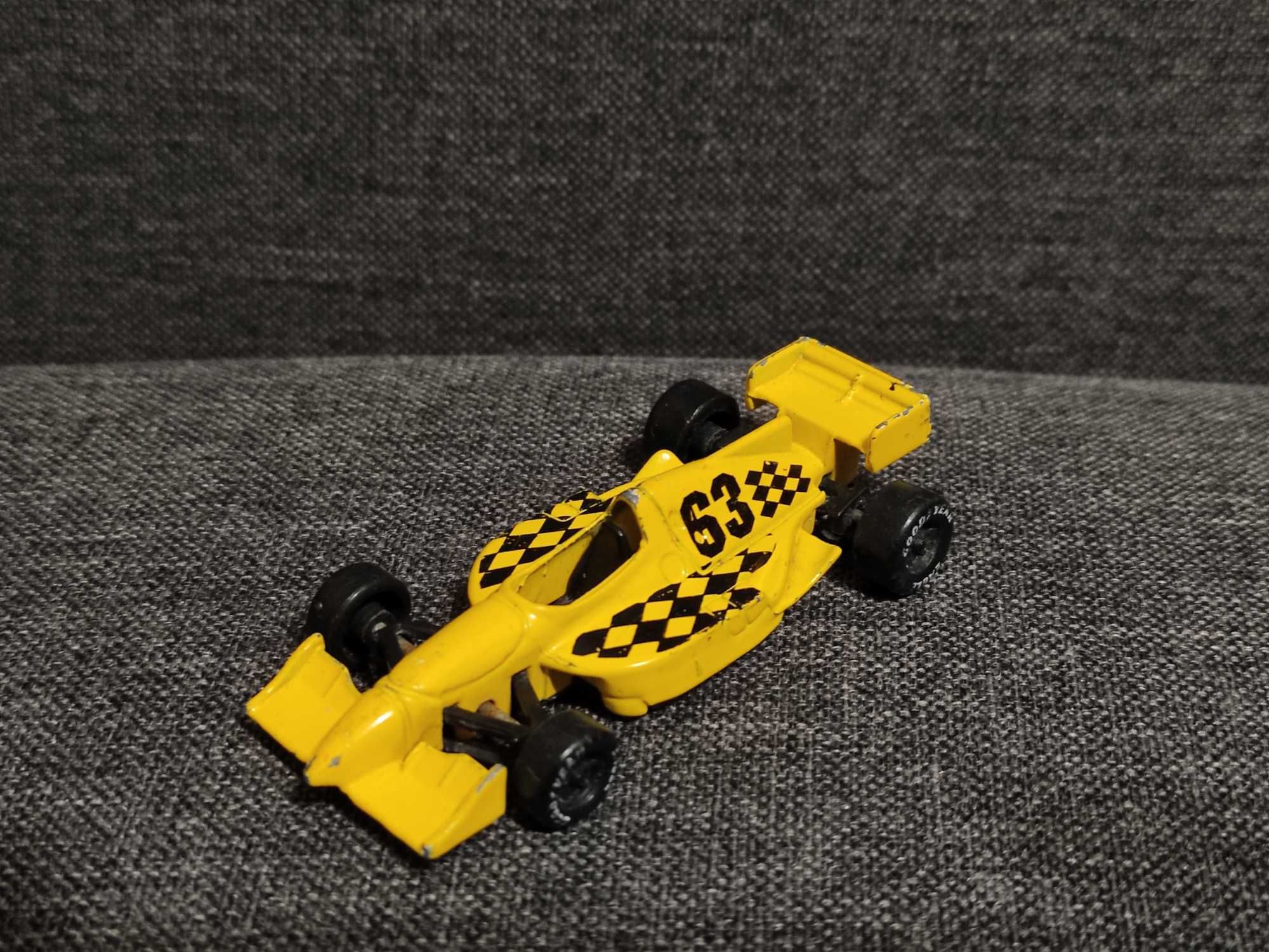 Машинка коллекционная Maisto Speed Wheels Formula Race Car №63 (1:64)