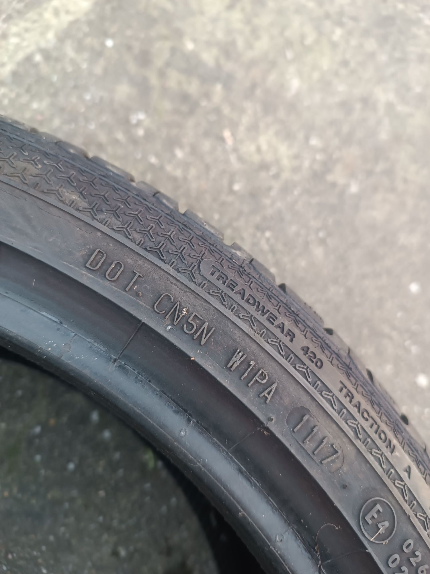 1szt Barum Bravuris 3 hm 225/40R18 2017r