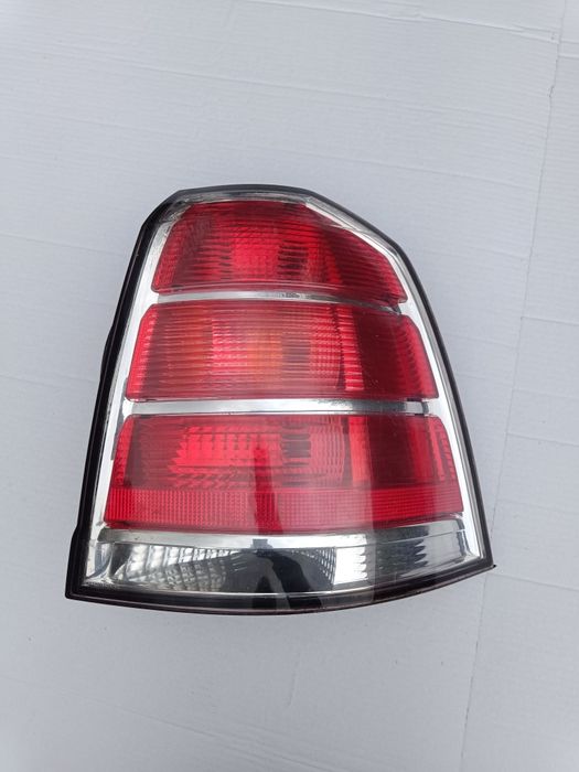 Lampa prawa tylna Opel Zafira B