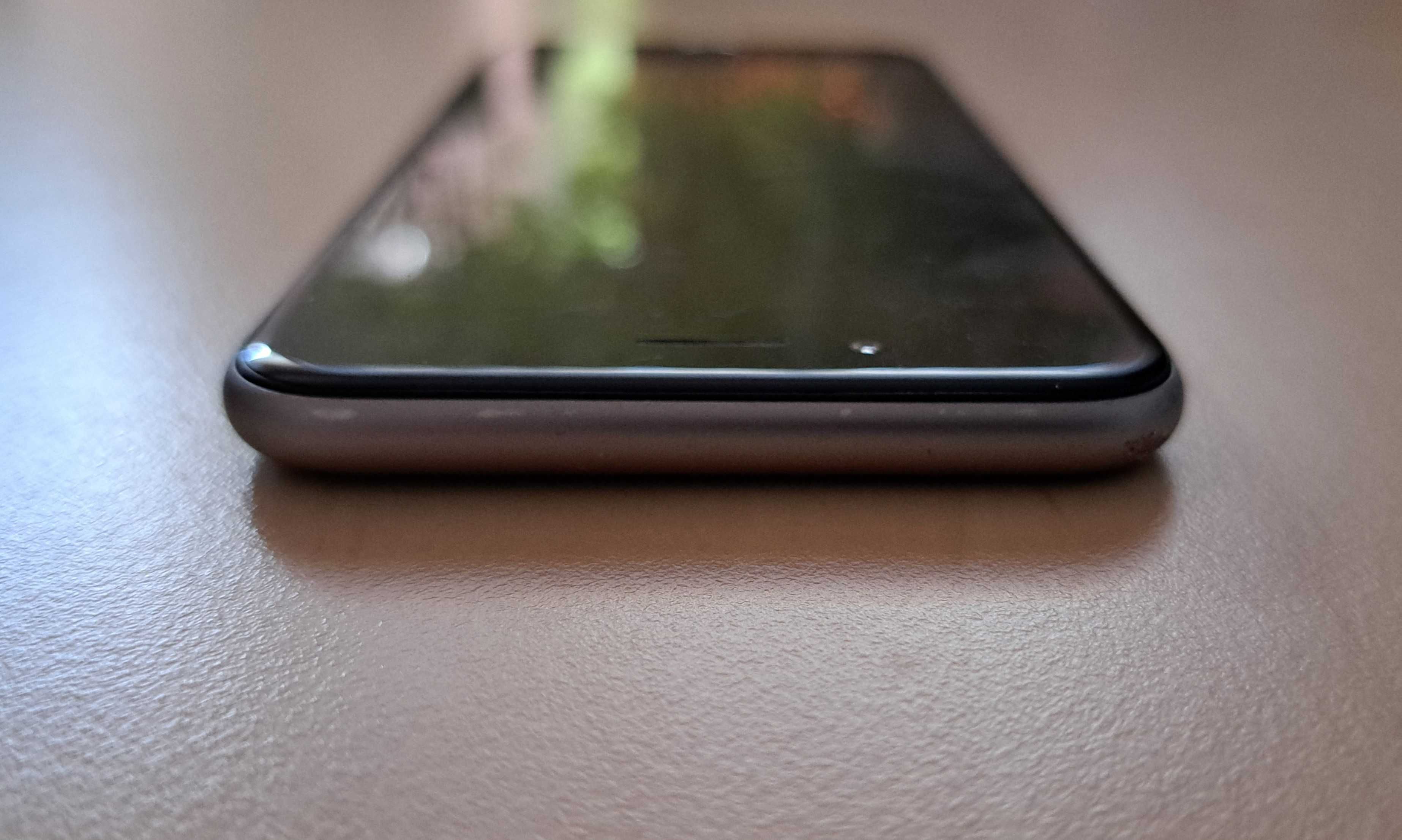 Smartfon Apple iPhone 6 A1586 Szary - uszkodzony