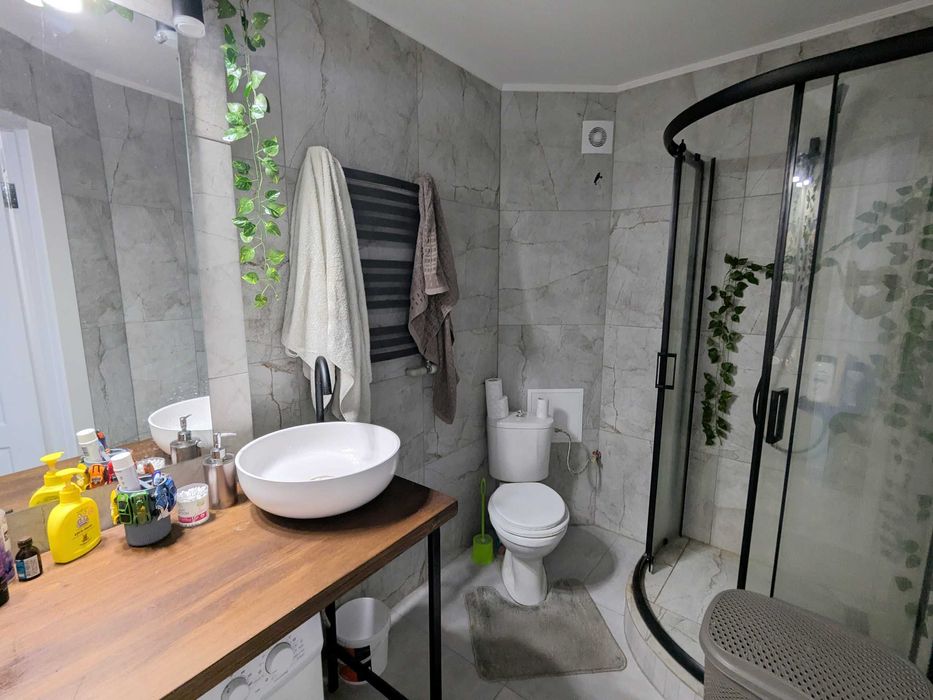 квартира з автономним опаленням та свіжим ремонтом