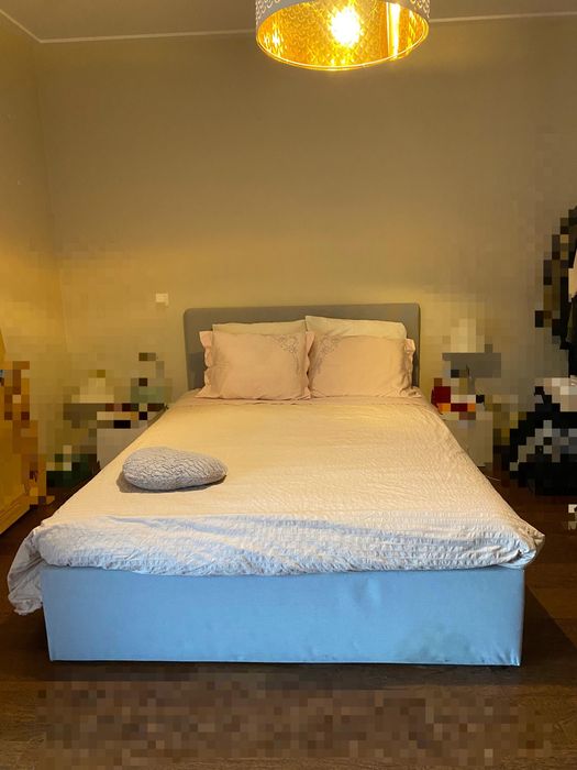 Cama estofada sem colchão IKEA