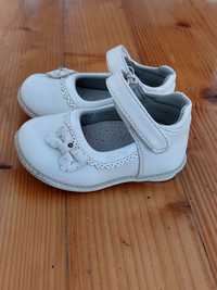 Білі туфельки перше взуття 20 розмір
