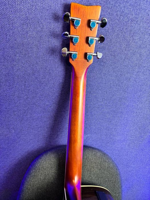 Продам електроакустичну гітару YAMAHA FGX830C