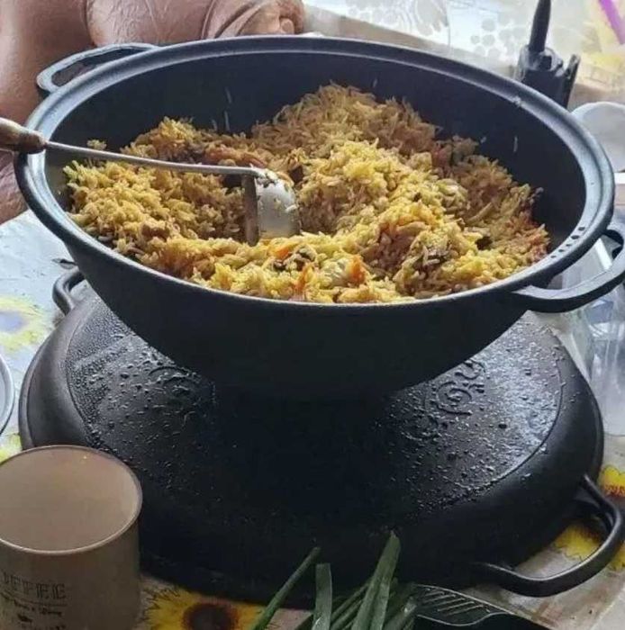 Казан чавунний узбецький об`ємом 12 л WOK із кришкою-сковородою
