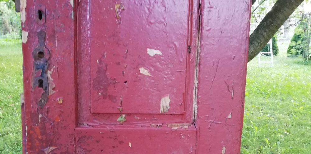 stare drewniane drzwi dwuskrzydłowe