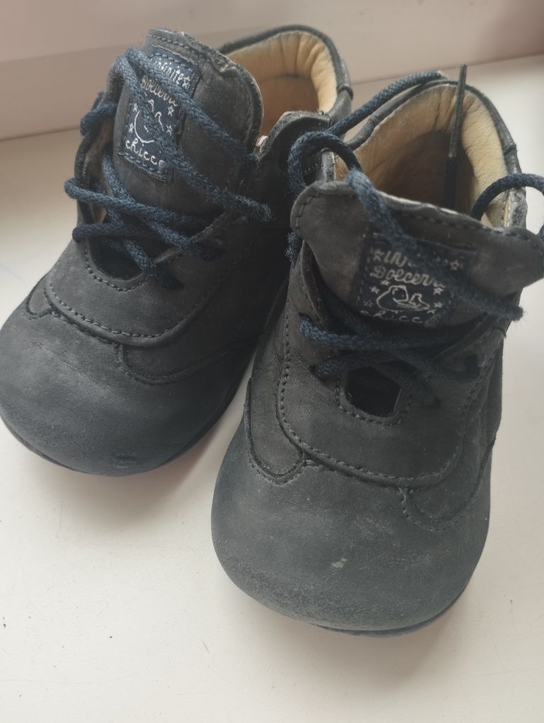 Продам обувь для малышей