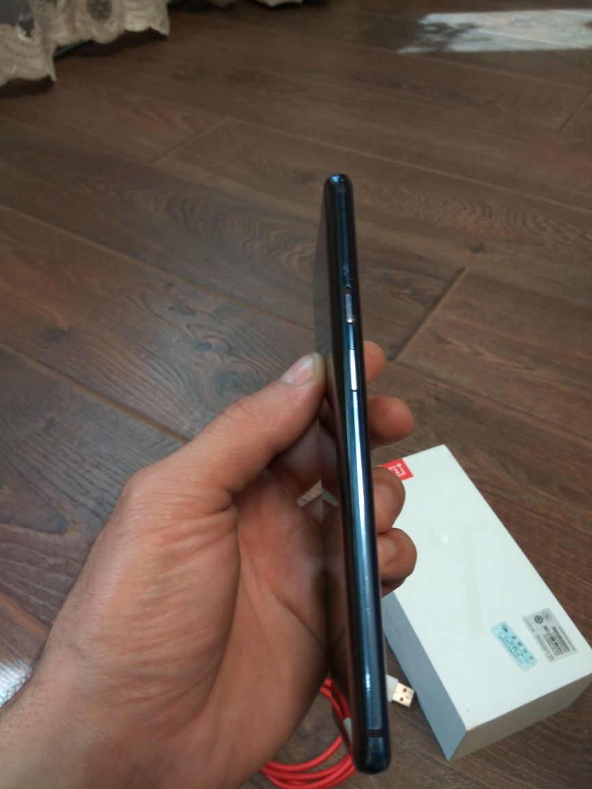 Продам Oneplus 7 pro 8/256 Nebula Blue