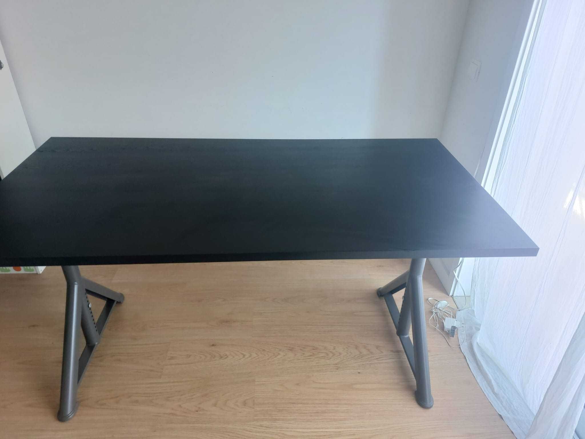 Mesa Gaming IDÅSEN Como Nova