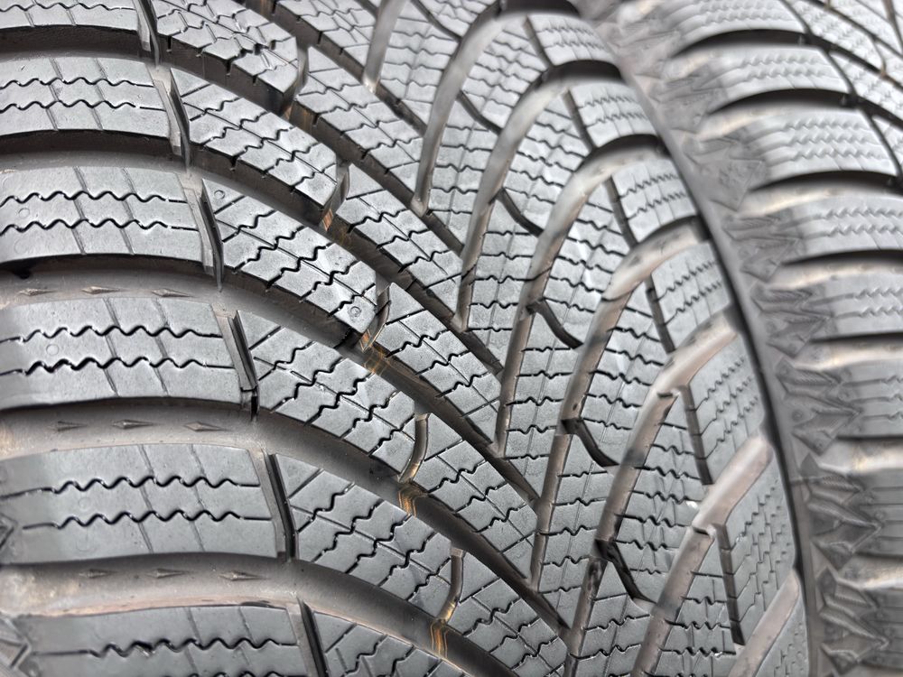 Komplet zimowe Semperit Speed-Grip 5 205/60 R16 rok 2024 8-8,5mm