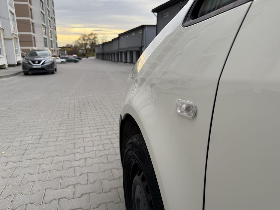 Volkswagen Caddy 2007 Рідна фарба