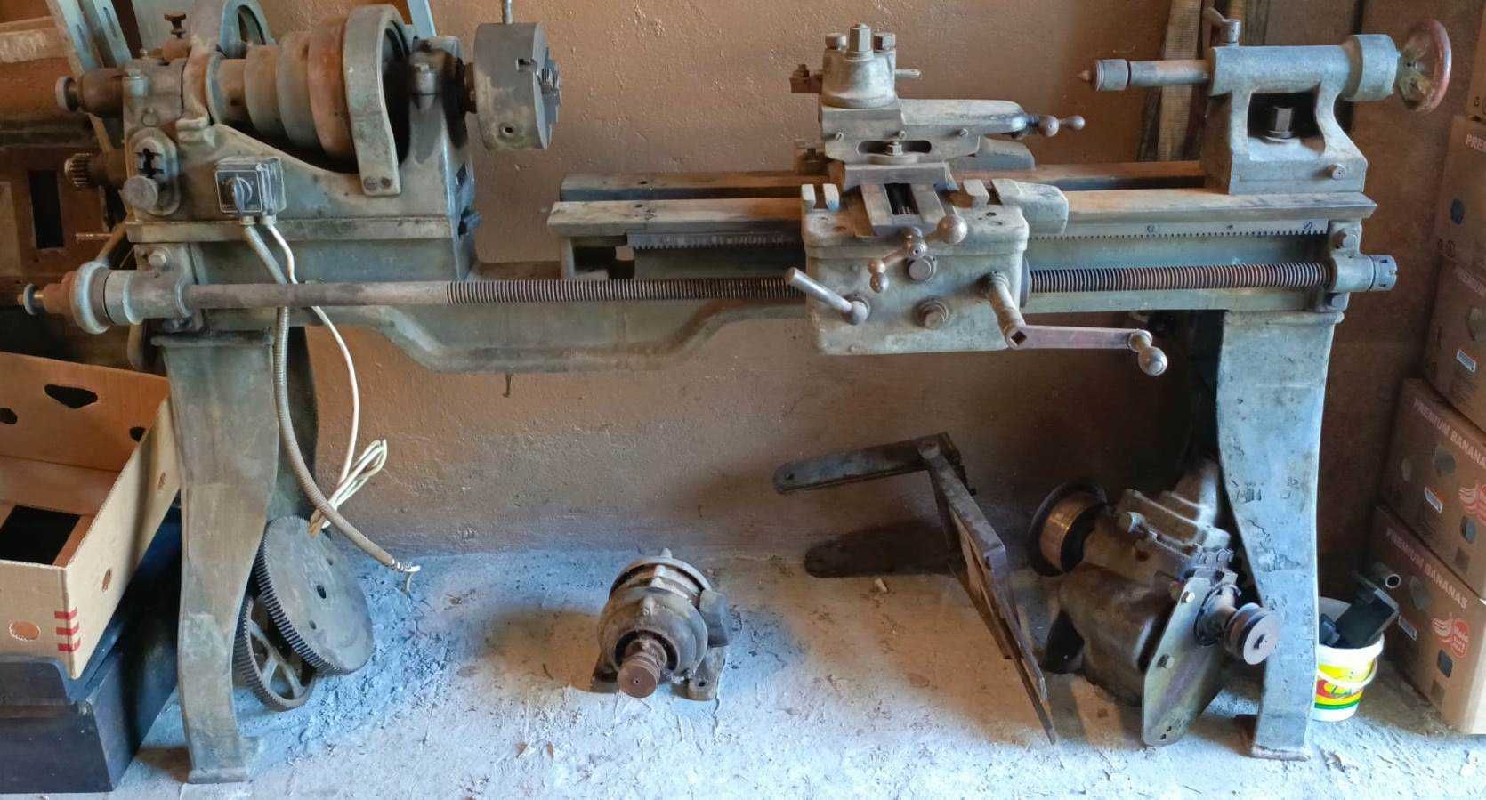 Tokarka używana duża 900 mm stabilna solidna stary dobry materiał