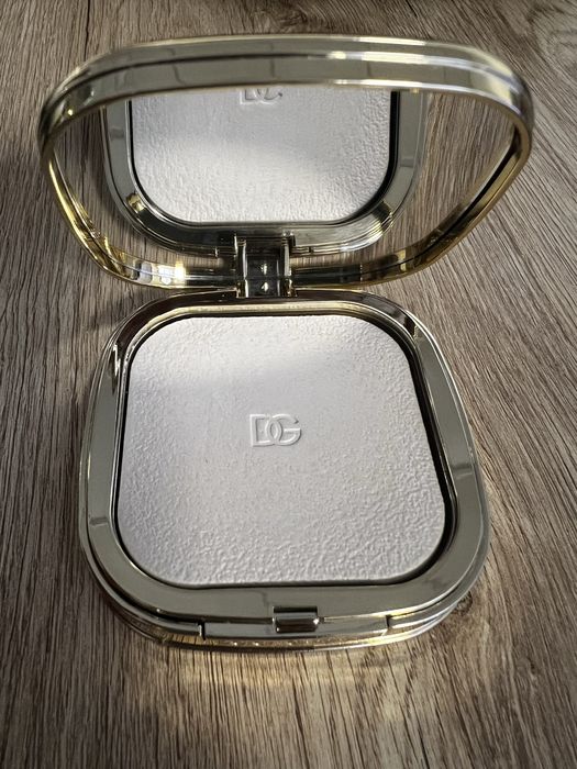 Пудра Dolce&Gabbana Fresh Fig Skin Perfector