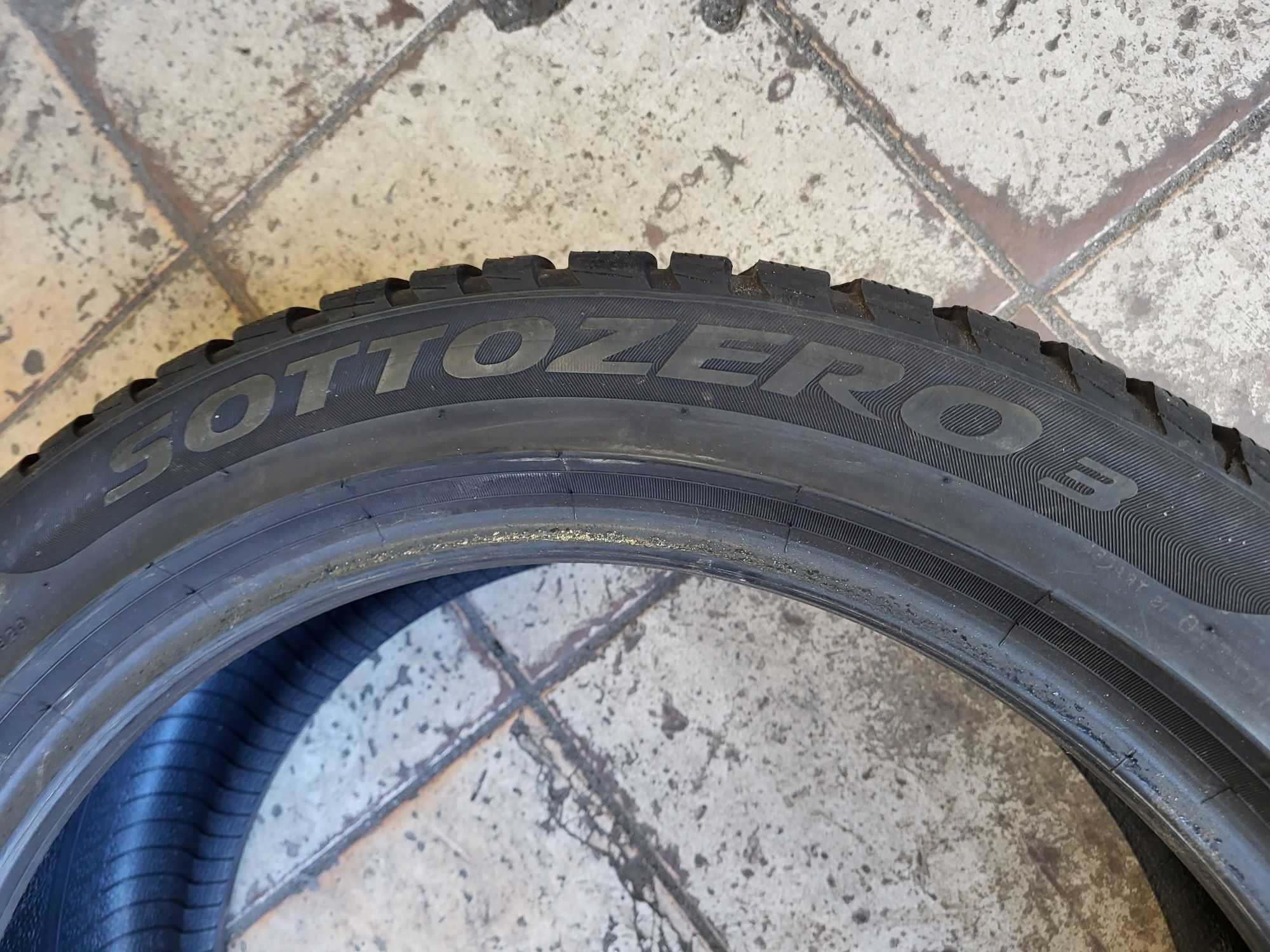 2szt Pirelli Sottozero 245/45/19