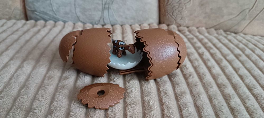 дзига яйце з динозавром