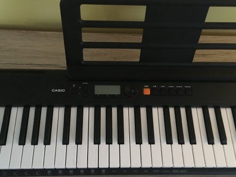 Casio ct-s200 casiotone Keyboard plus statyw