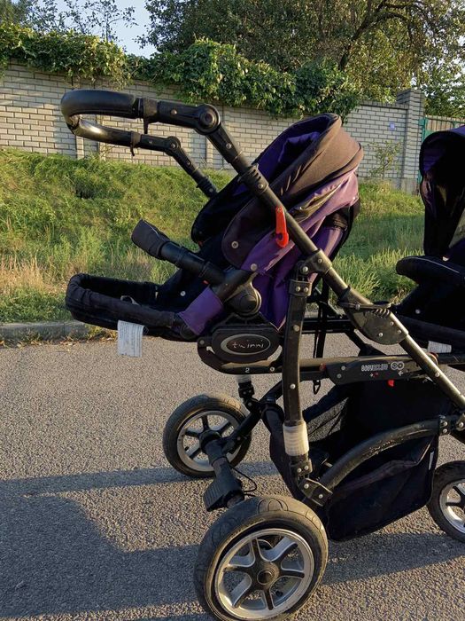 Коляска дитяча для двійні