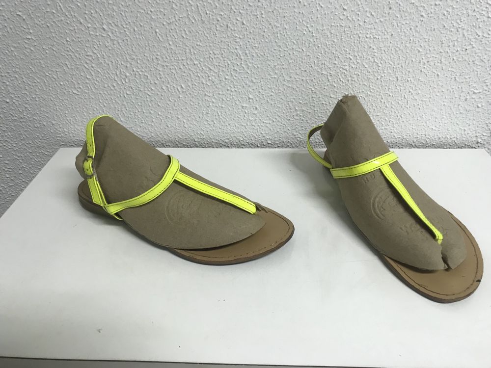 Sapatos Parfois NOVOS, Mules e Sandálias. Tudo Raso. Vários Tamanhos. Preço unitário na descrição