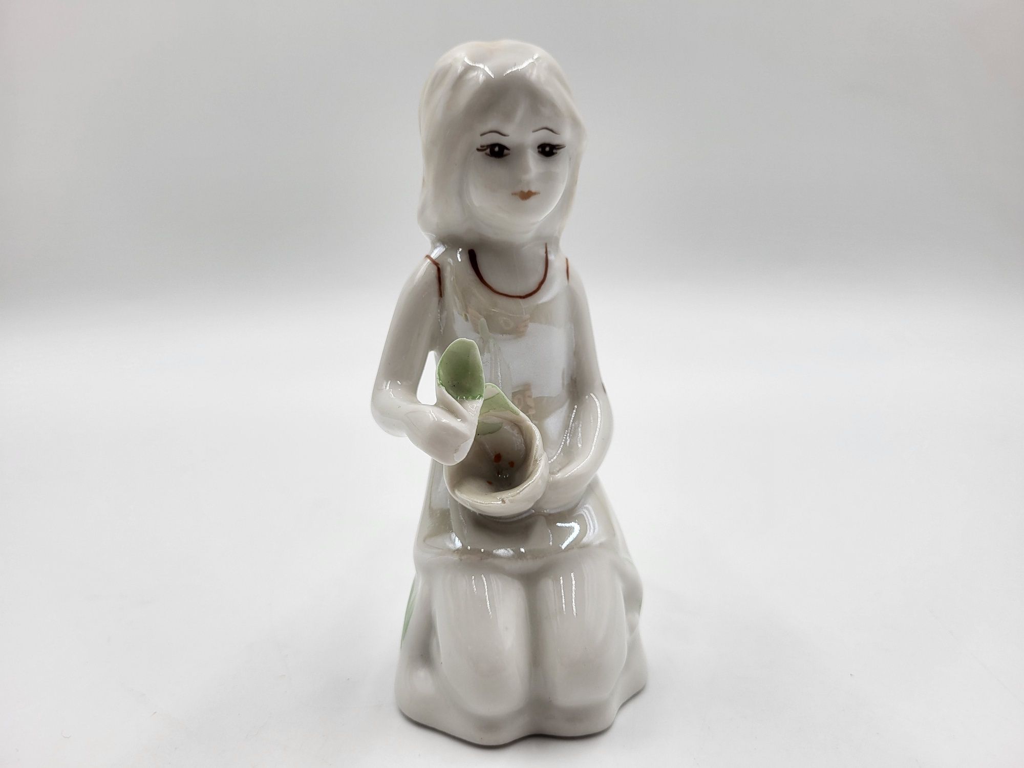 Ładna stara porcelanowa figurka Połonne