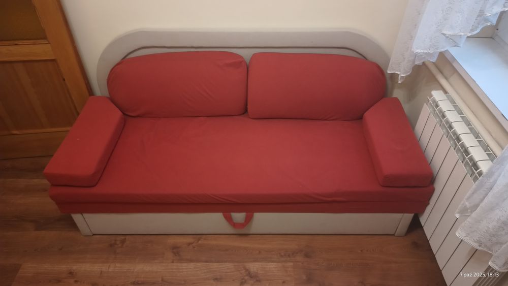 Tapczan czerwony z funkcją spania i szufladą sofa, kanapa