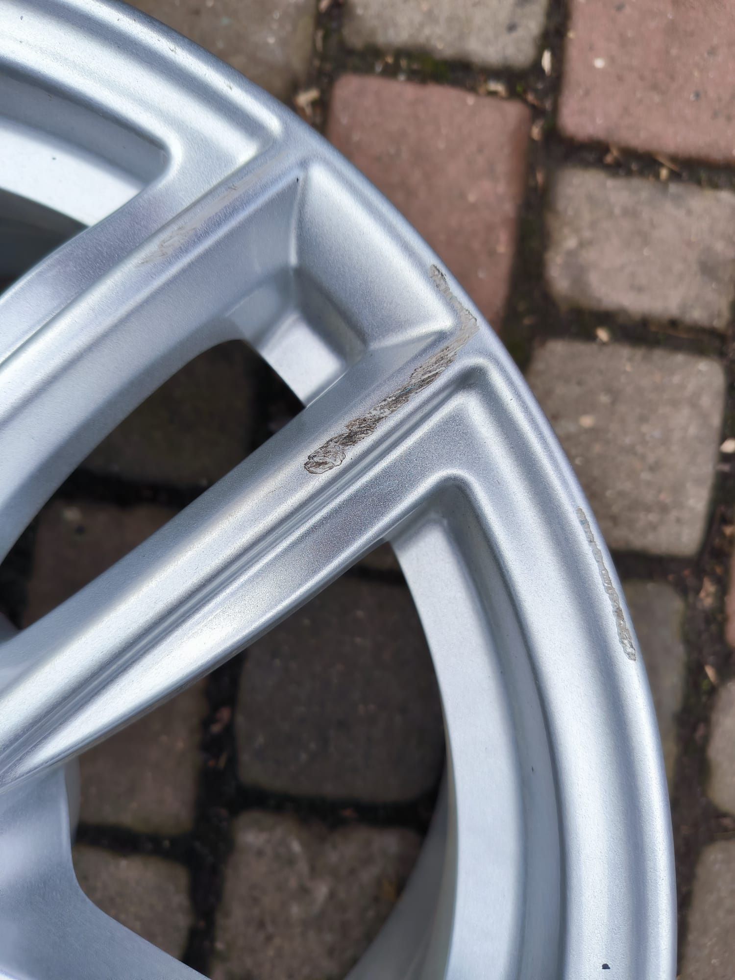 Felgi aluminiowe 17 Audi A3 A4 A5 A6 Q3 Q5 5x112