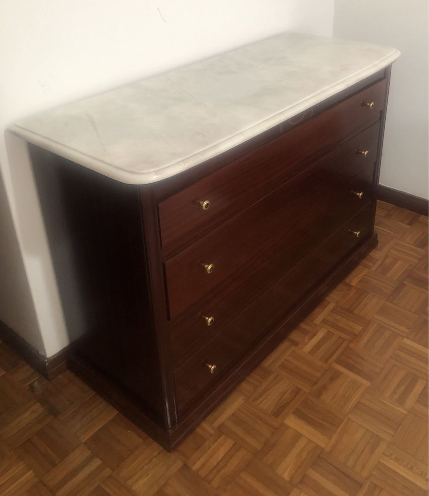 Movel / comoda usada