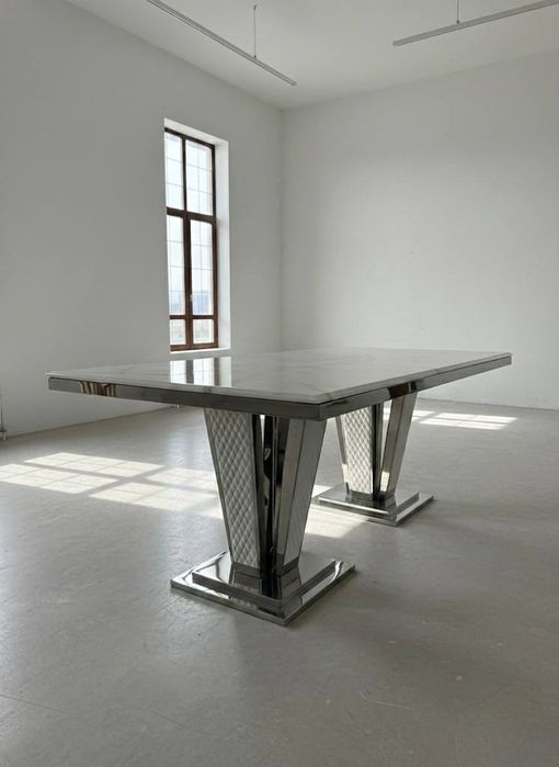 Стіл White Hilton  2–1 метр