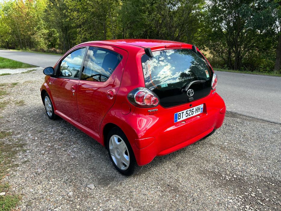 Toyota Aygo 1.0 Benzyna 4d 68km 2011r 92 tys km Navi Klima Elekt Warto