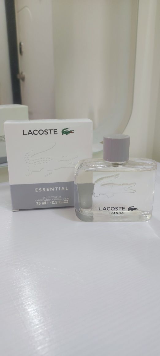 Туалетна вода для чоловіків Lacoste Essential