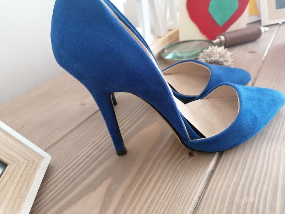 Buty rozmiar 36 szpilki kolor kobaltowy