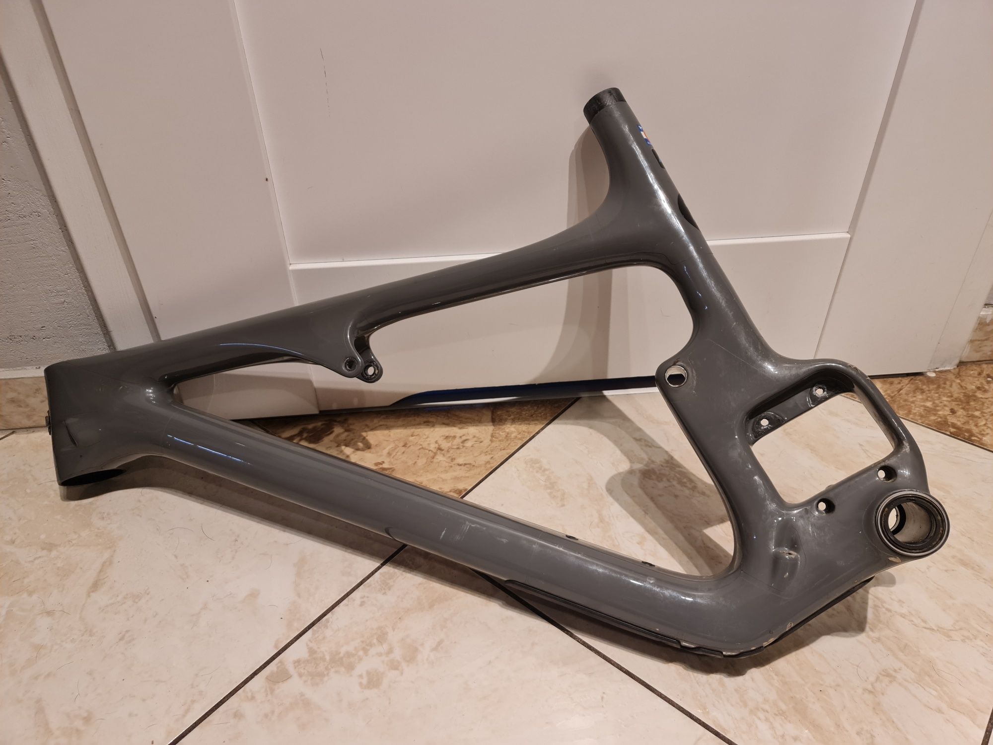 YETI SB140 ,przedni trójkąt
