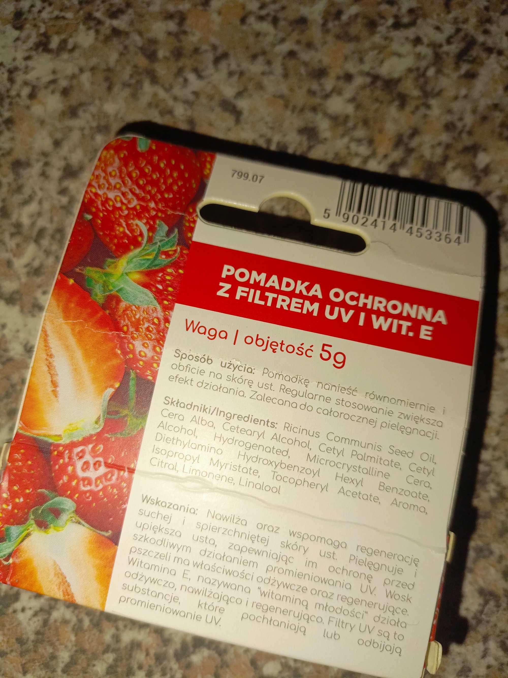 3szt: mgiełka do włosów x 2, pomadka do ust