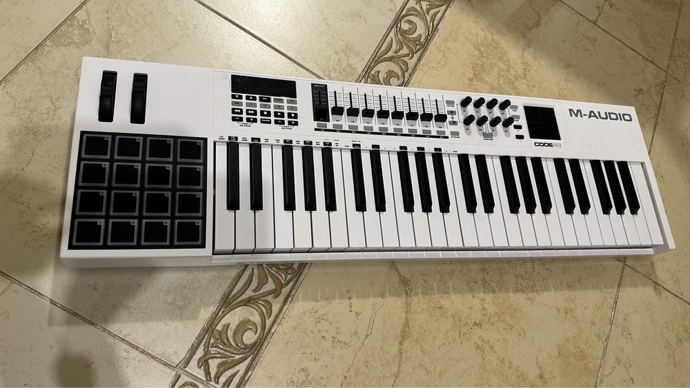 Продам MIDI-клавіатура M-Audio Code 49