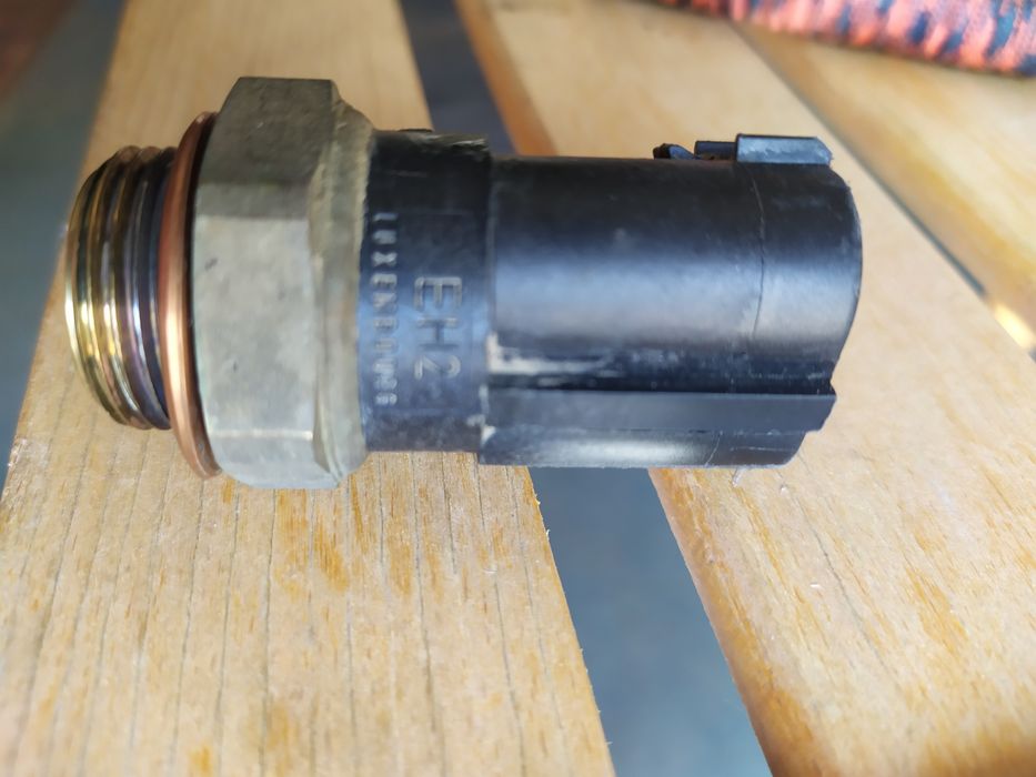 Датчик включення вентилятора охолодження двигуна