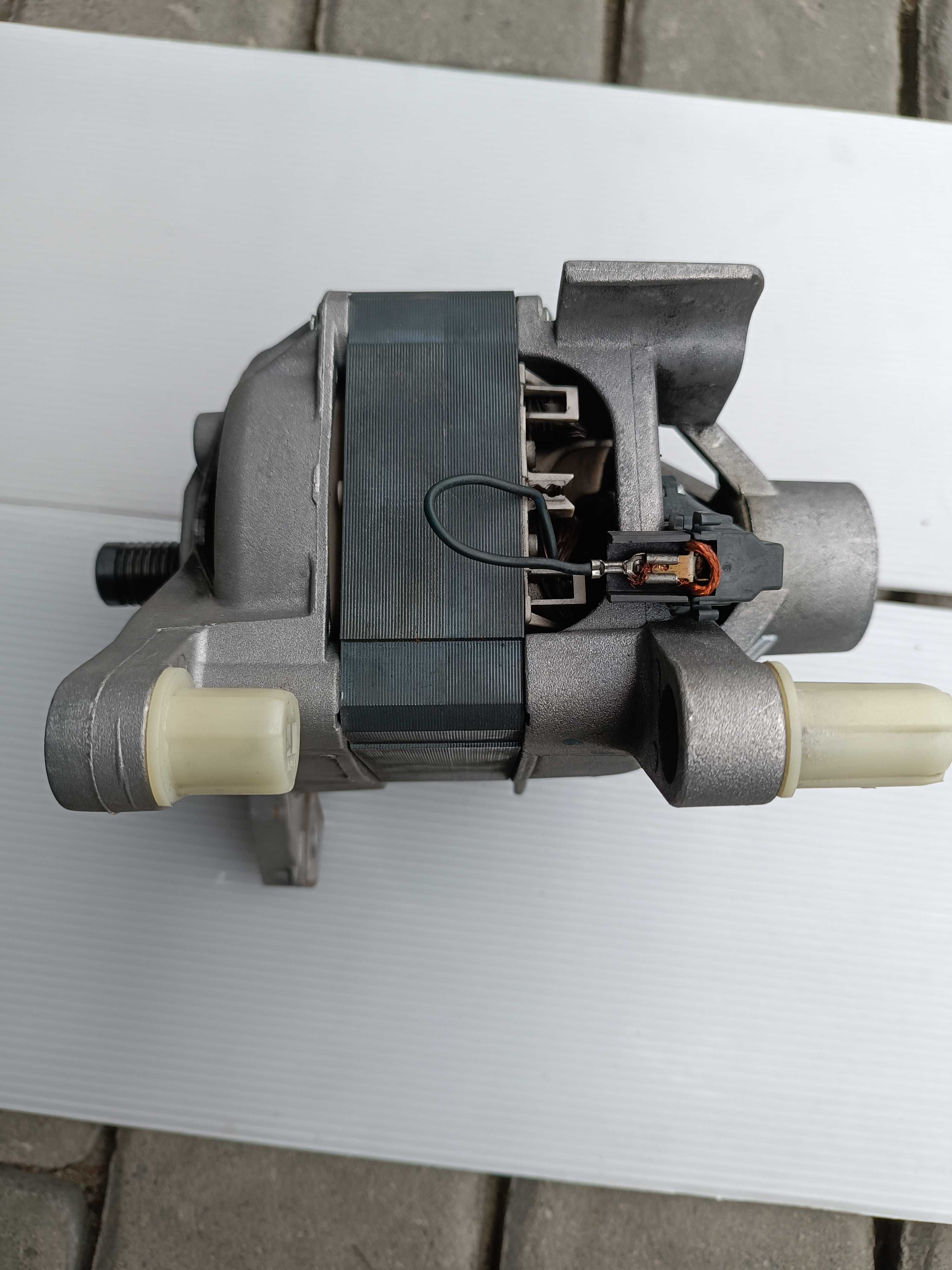 Silnik pralki Whirlpool AWO/D 43136