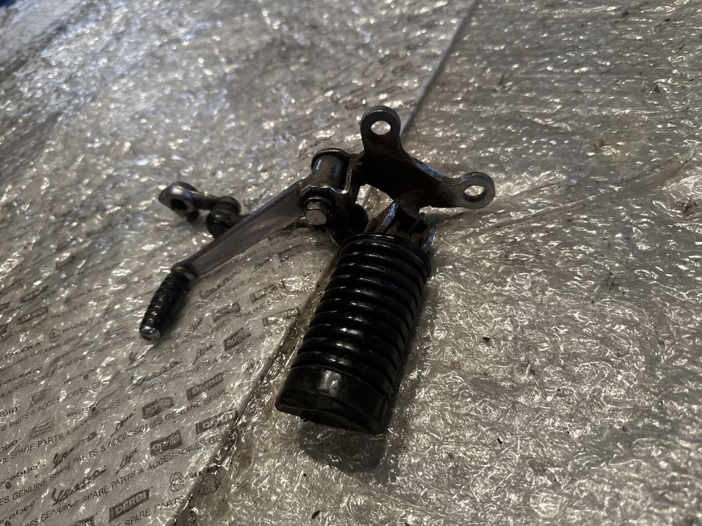 KAWASAKI GT 550 / 1983/1990 (KZ550G) Set Lewy M310