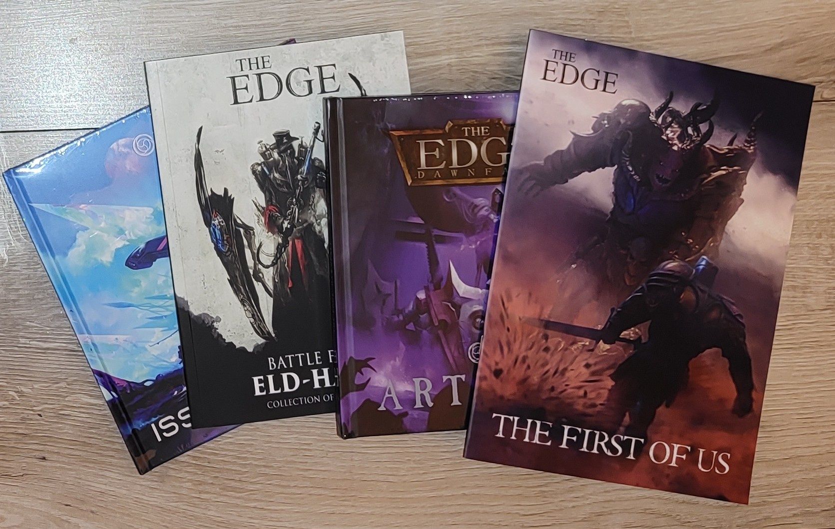 Edge Dawnfall - zestaw artbooków, komiks, książka