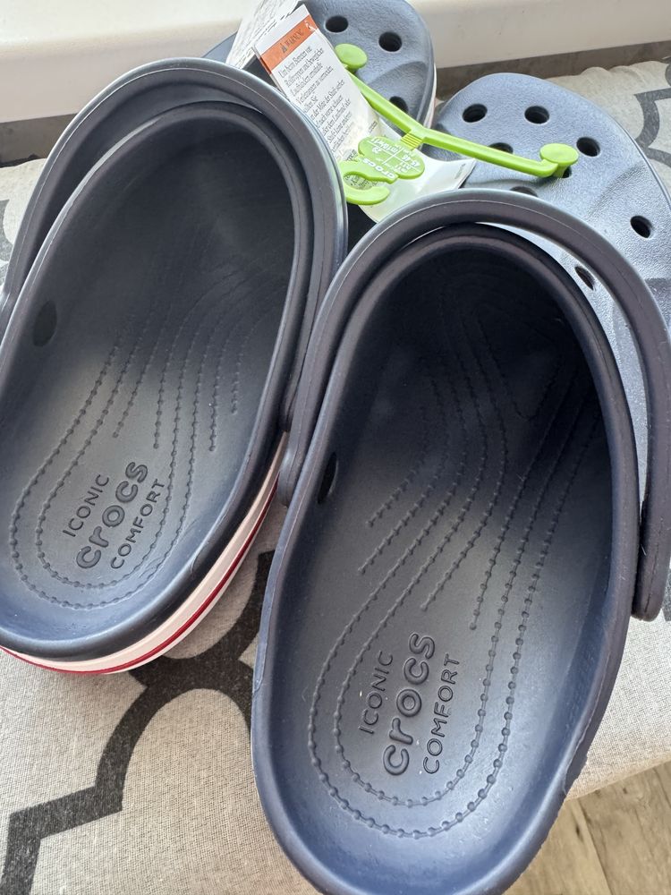 Продам crocs оригінал